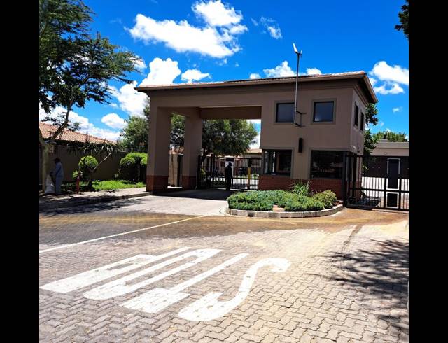 4 BEDROOM PROPERTY TO RENT IN NOORDWYK